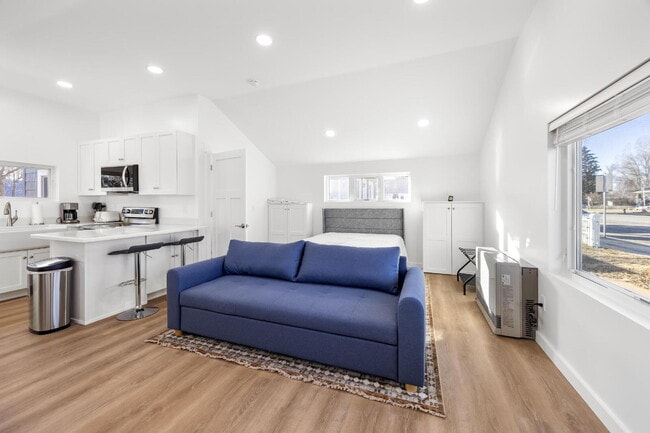 Photo - Simple Living, Beautifully Done