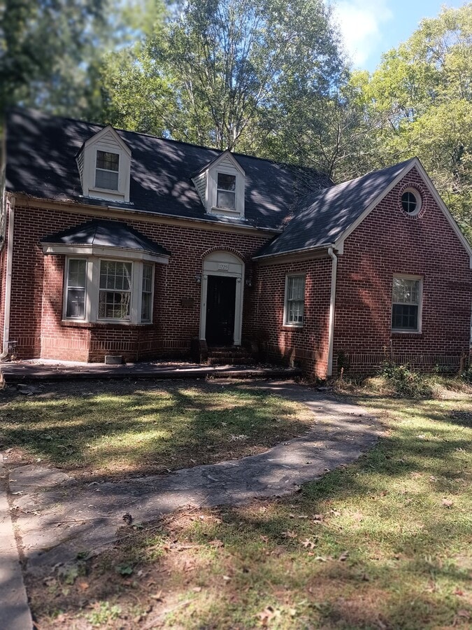 Photo - 1229 Jupiter St