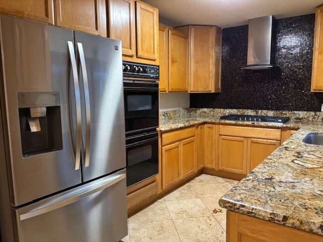 Photo - 2 Bedroom/2 Bathroom with Gorgeous Lanai and Yard