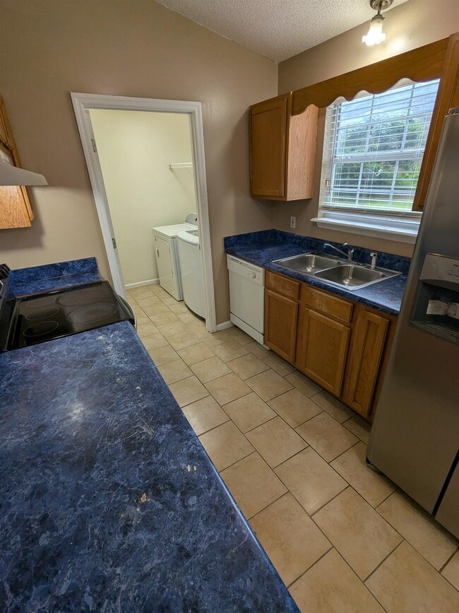 Photo - 3100 Dunkeld Ct