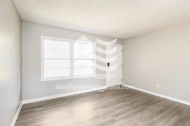 Photo - 300 Springwood Dr