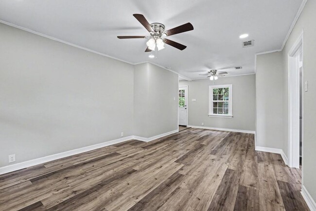 Photo - Cute & Clean Home with Large Fenced Yard Pet Friendly!
