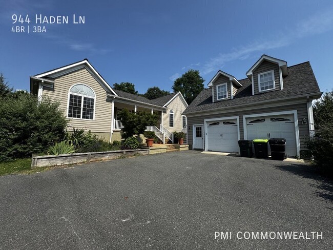 Building Photo - 944 Haden Ln