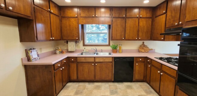 Photo - Beautiful Ranch Style Home!