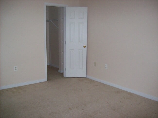 653 Constellation Square SE