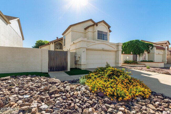 Photo - 501 E Topeka Dr