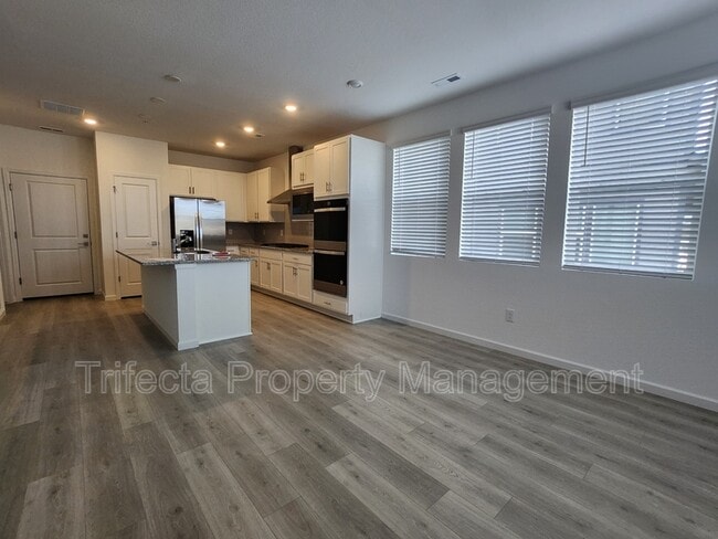 Photo - 1915 Zephyr Rd