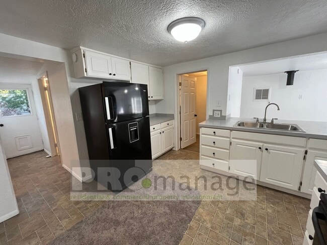 Photo - 3b/1ba main level home