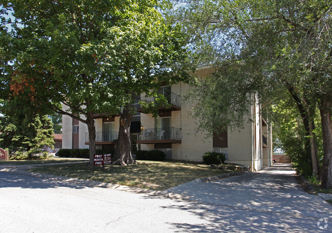 Building Photo - The Maples Apartments