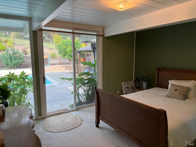 Building Photo - 840 Idylberry Rd