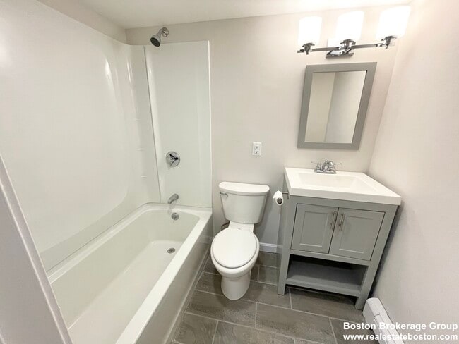 Photo - 170 Bolton St