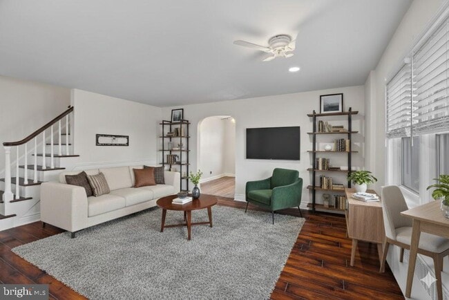 Photo - 238 Steward St