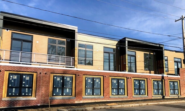 Photo - 30 Veterans Memorial Pky