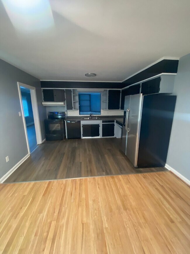 Photo - 308 Graves Dr