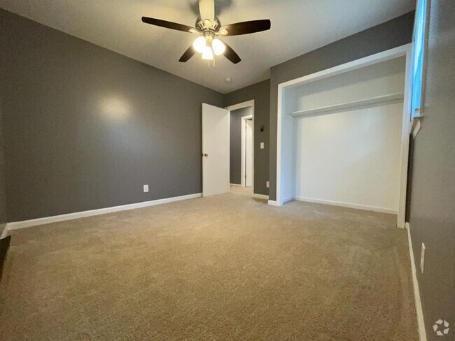 Building Photo - 908 S Josephine Boyd St Rental