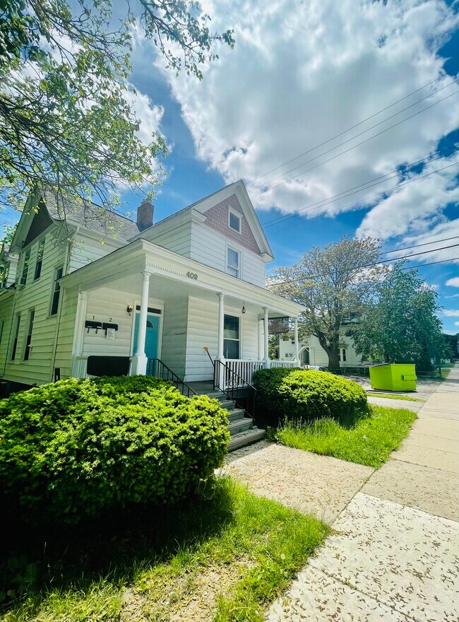 Photo - 409 Washtenaw Rd Unidad 2