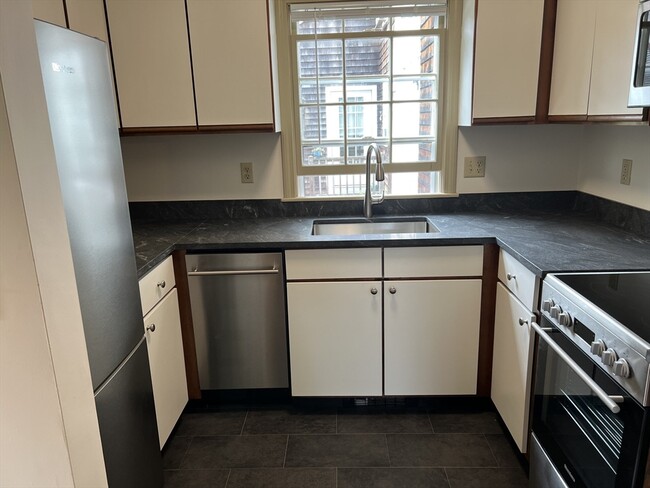 Photo - 24 Morse Ct Unit B