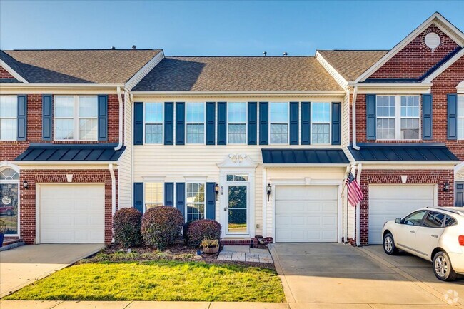 Building Photo - Fabulous 3 bedroom 2.5 bath townhome in Au...