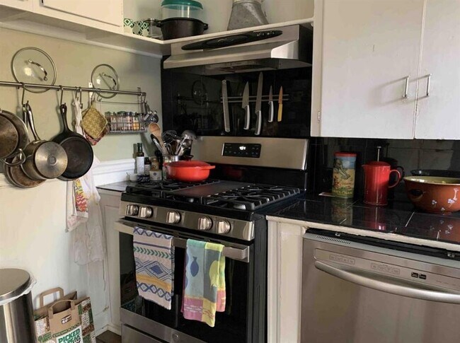 Photo - 4905 Caswell Ave