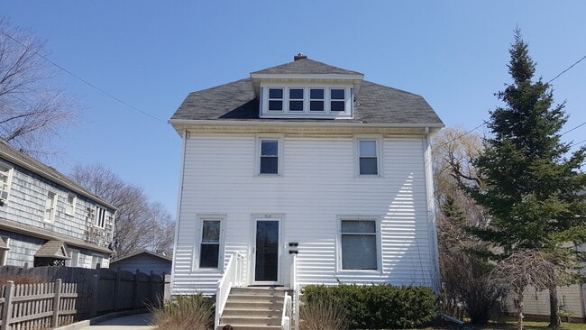 Building Photo - 836 Powers St Unit 1 Rental