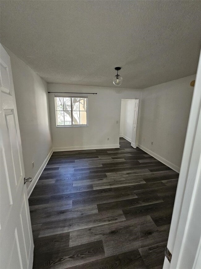 Photo - 2451 Centergate Dr Unidad 204