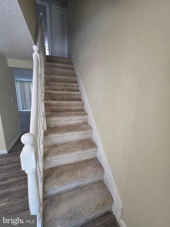 Photo - 1835 Village Green Dr