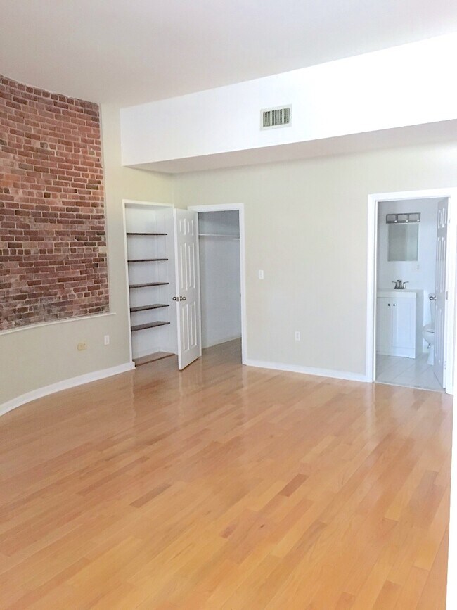 Photo - 17 Bow St Unit #16