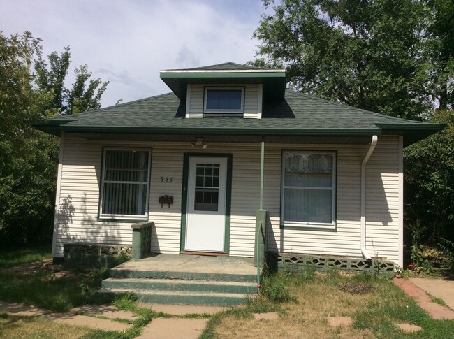 2 bedroom, 1 bath single family house - 2 bedroom, 1 bath single family house