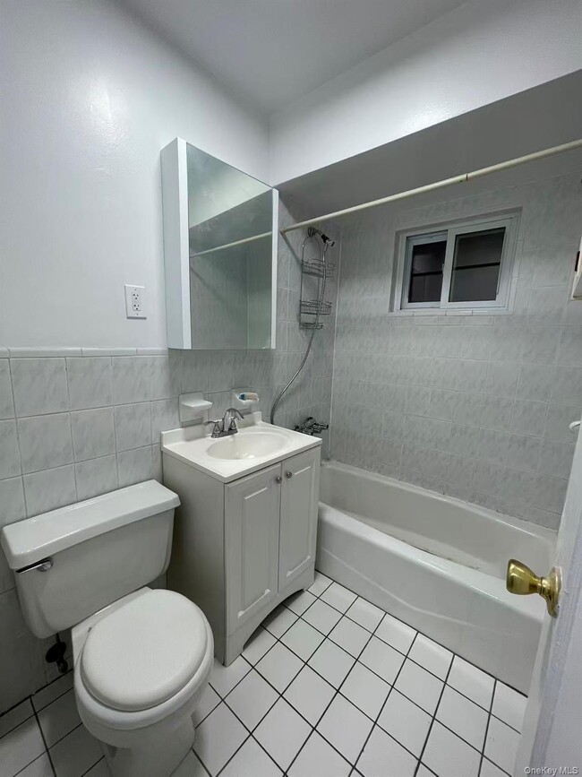 Photo - 198-01 56th Ave