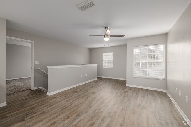 2BR 2BA 1079SF: Living Room