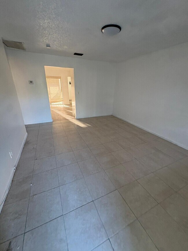 Photo - 3319 Grove Rd