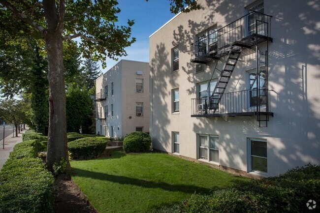 Building Photo - 104 Bevelander Pl Unit 104 Rental