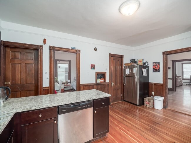 Photo - 318 Beacon St Unit 2
