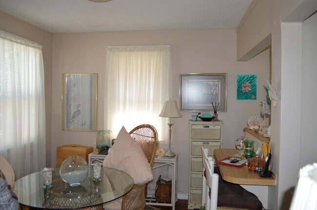 Photo - 186 11th St N