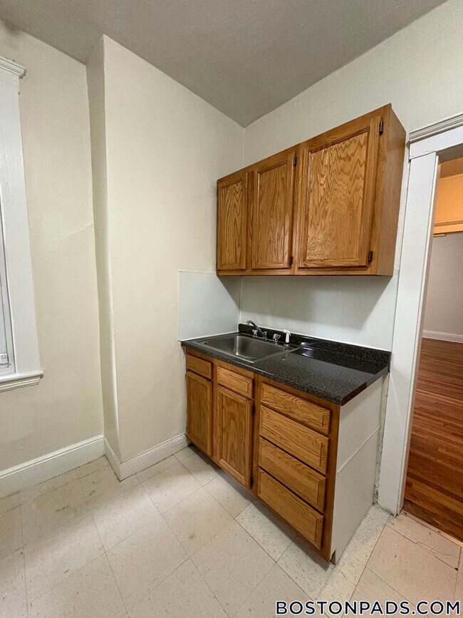 Photo - 1630 Commonwealth Ave Unit 5