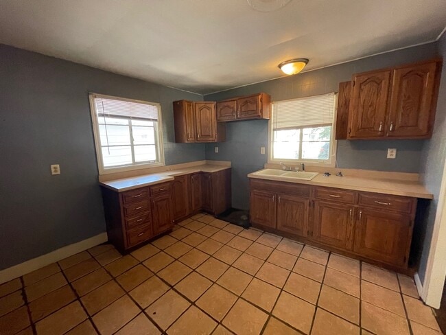 Photo - 1001 Voorhees-W