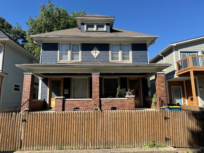 Building Photo - 1020-1022 S Randolph Unit 1022 S Randolph