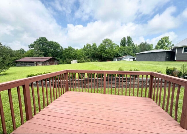 Photo - 2029 Armstrong Loop