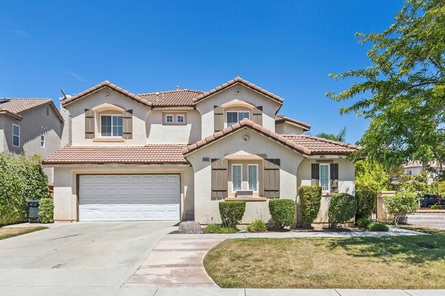 Building Photo - Paseo Del Sol, 5 br/3 ba House, 2-Story, 3 car gar, yard, corner house, gardener, granite, hardwo...