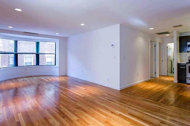 107 Queensberry St Unit C