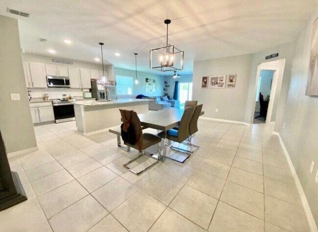 Photo - 708 Corbin Cir SW