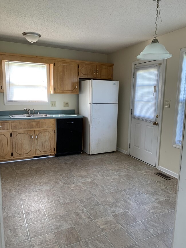 Photo - 1928 Timberline Cir