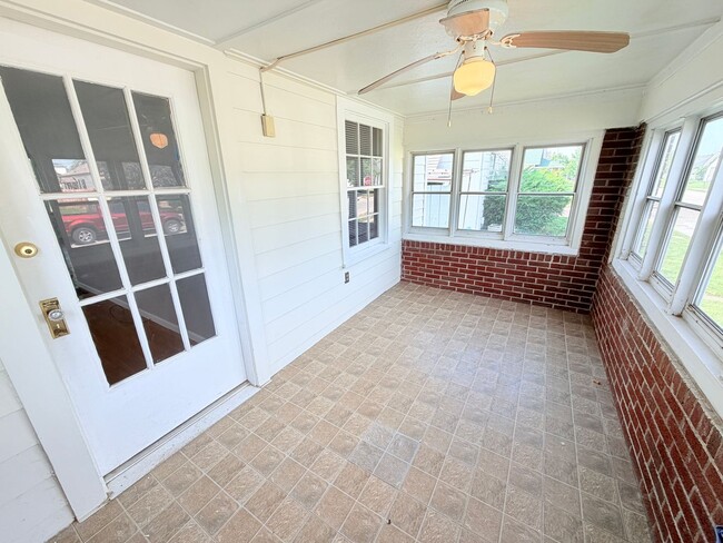 Photo - 108 S 8th Ave