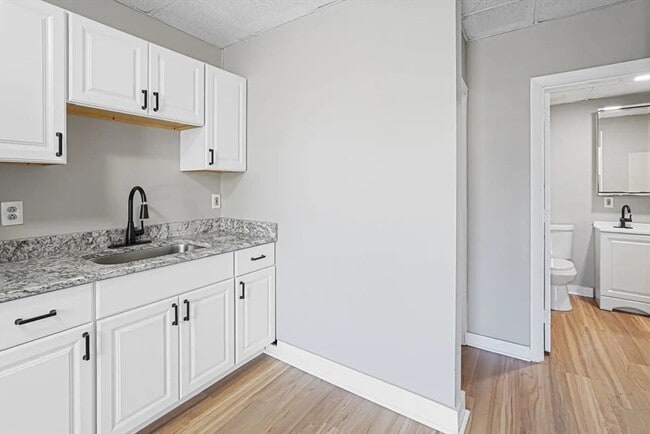 Building Photo - 100 Appleton St Unit 2 Rental