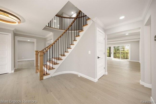 Photo - 5240 Clarendon Crest St