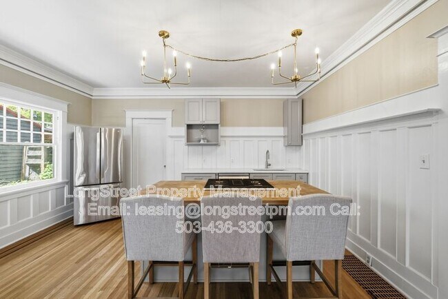 Photo - 2249 E Burnside St