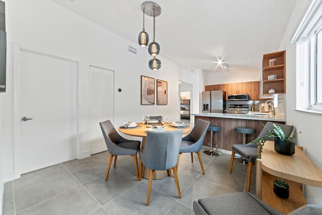 Building Photo - 2776 W 71st Pl Rental