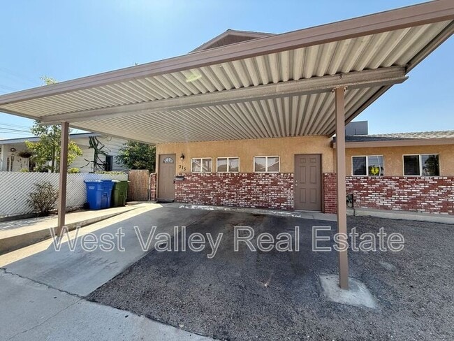 Building Photo - 315 7th St Rental