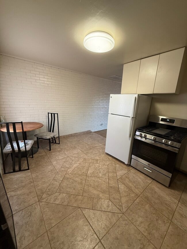 Photo - 2536 E Linden St