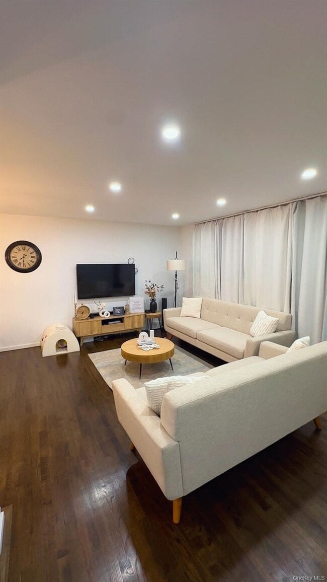 Photo - 160 Pacific St